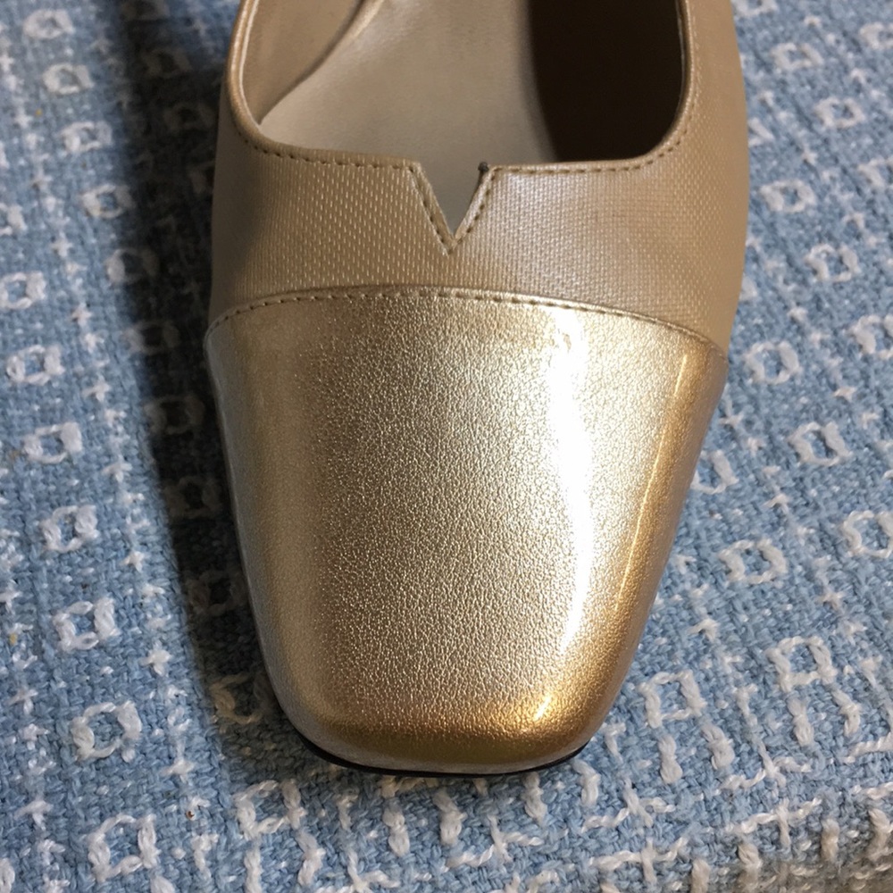 Shoes - Picture 5 of 5